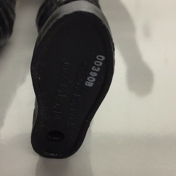 MATTEL WWE ACTION FIGURE THE UNDERTAKER. - Picture 6 of 9